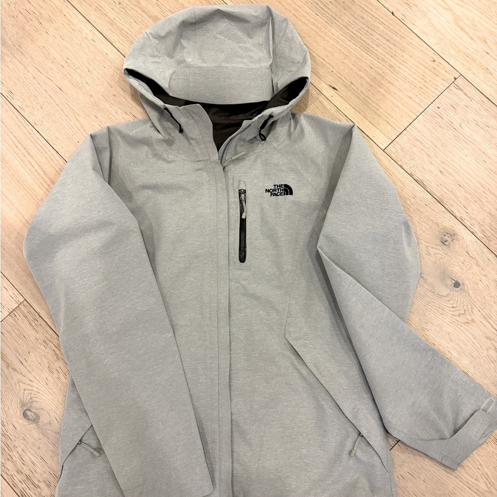 North Face Rain Jacket (M)